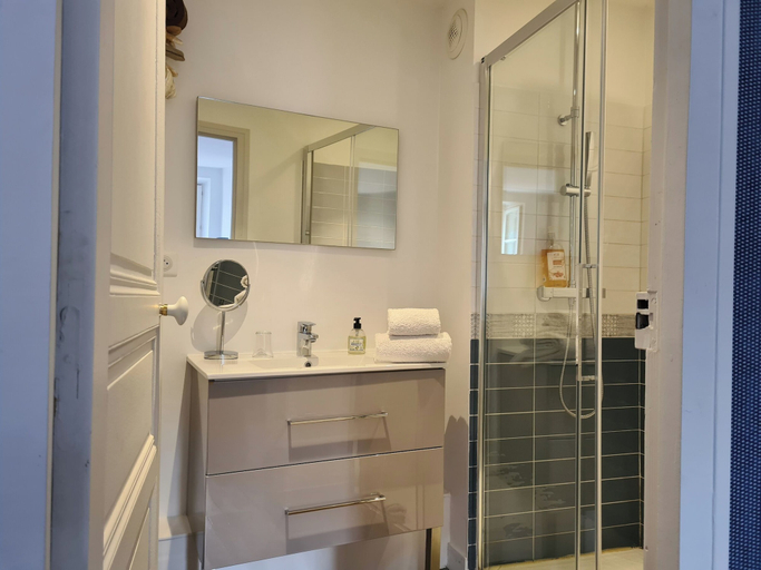 Bathroom 4, Le Relais de l'Endormie, Aube