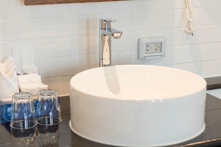 Bathroom 18