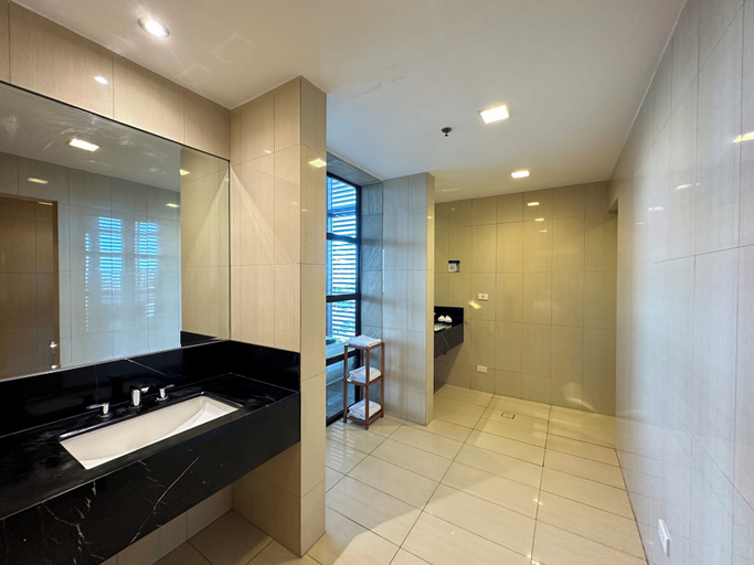 Bathroom 12