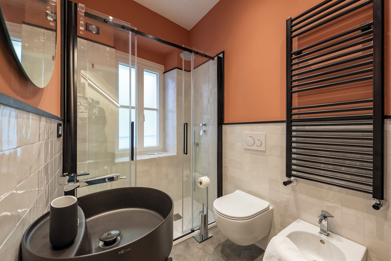 Bathroom 4, Bright 2BR flat moments from the beach, Genova