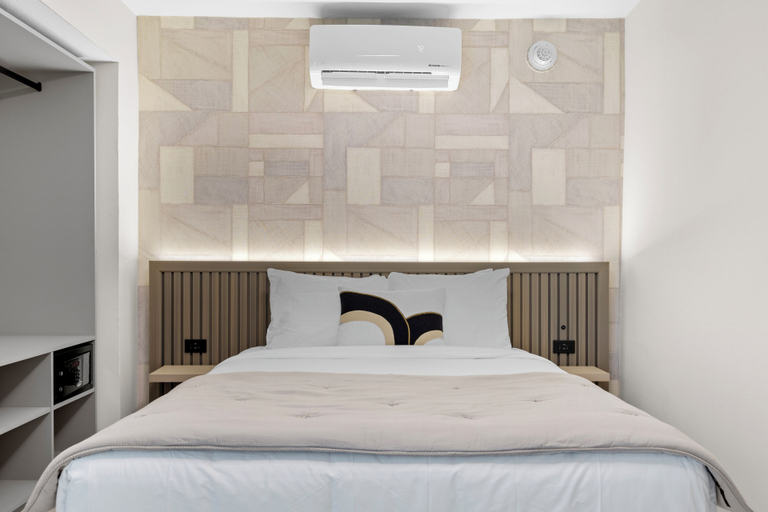 Bedroom 3, The Weekender Hotel