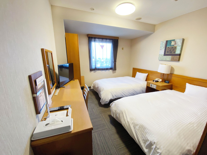 Bedroom 3, Hotel Route-Inn Yokkaichi, Yokkaichi