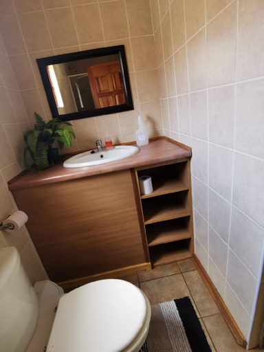 Bathroom 2, Robs Place, Dr Kenneth Kaunda