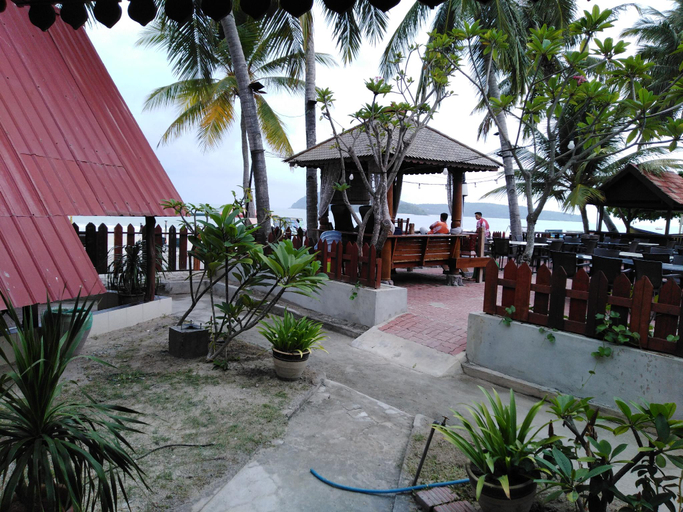 Exterior 3