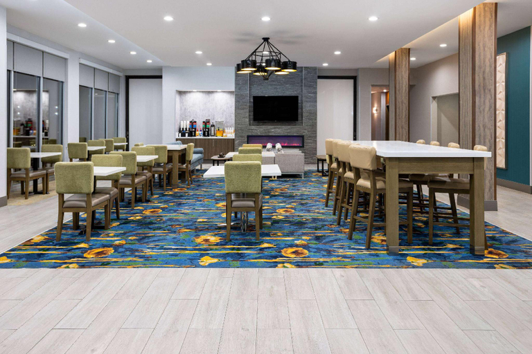 Public Area 3, La Quinta Inn & Suites by Wyndham Locust Grove, Henry