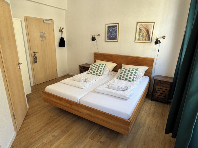 Bedroom 4, Vegas Hotel, Bonn