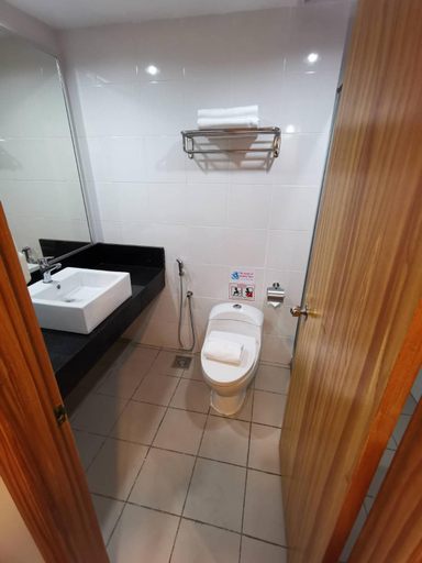Bathroom 4, TD CAPITAL HOTEL INANAM, Kota Kinabalu