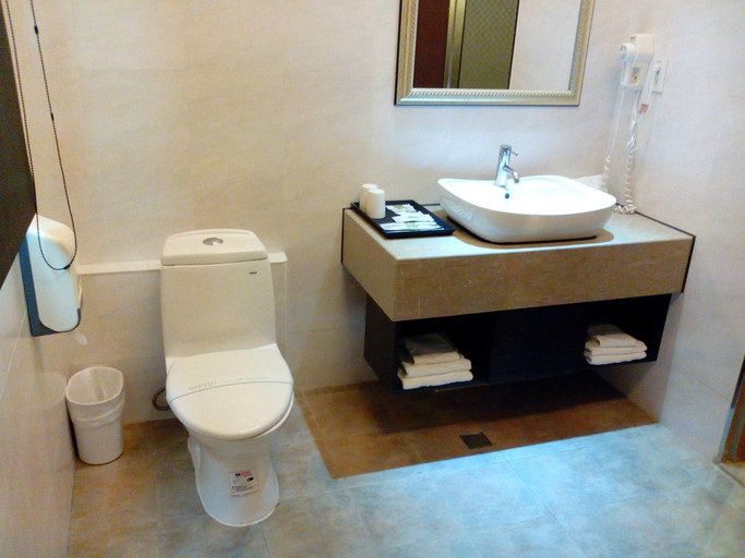 Bathroom, E. Sun Villa Hotel & Resort, Chiayi City