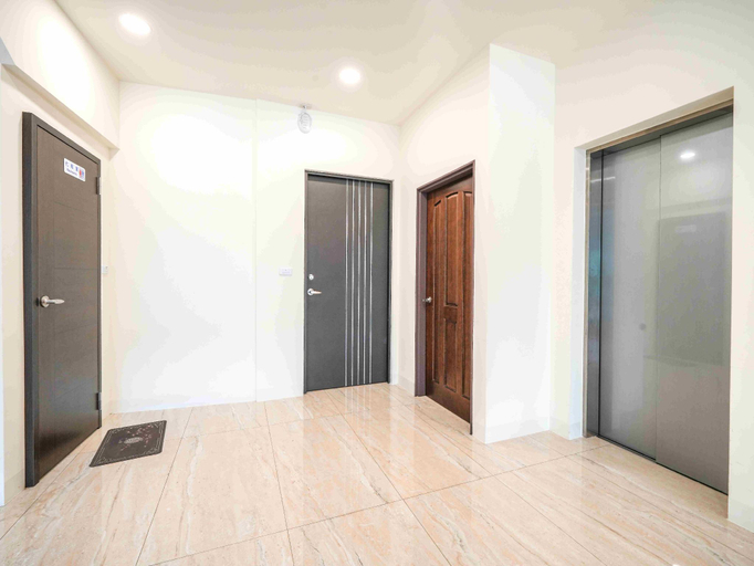 Others 3, Hong Kong House, Pingtung