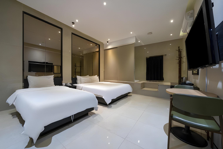 Bedroom 16