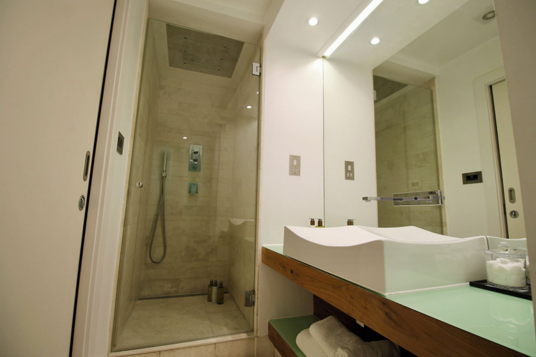 Bathroom 3, Residences at The Gyle - London, London