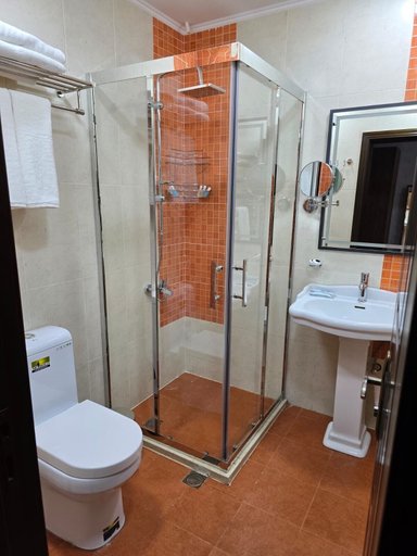 Bathroom 3, Winery Chabiant Hotel, İsmayıllı