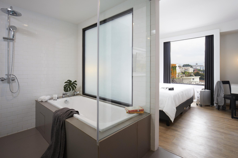 Bathroom 7