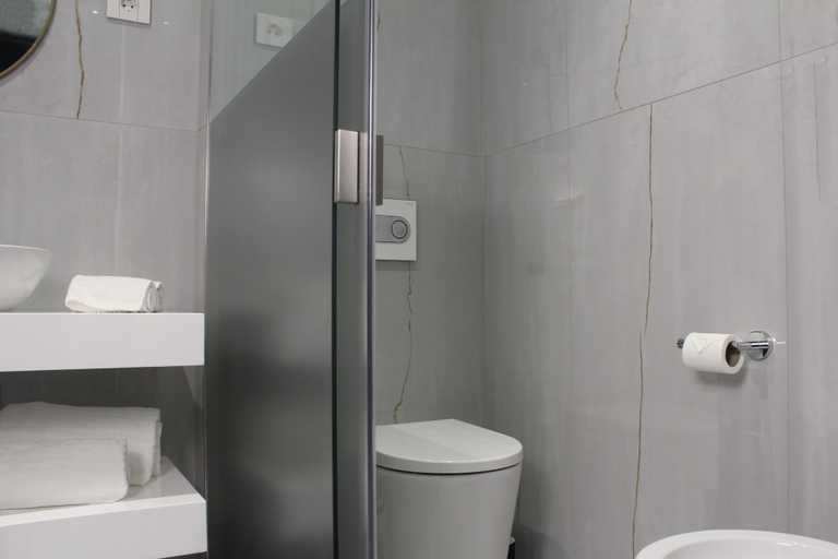 Bathroom 3, REDNYX Hotel, Ovar