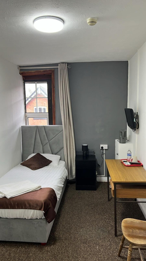 Bedroom 2, Campbell's Guest House, Leicester