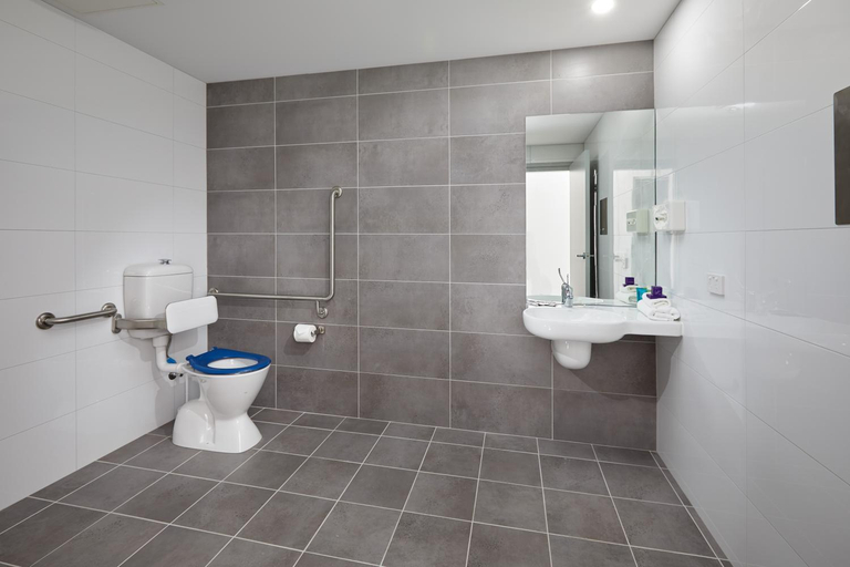 Bathroom 3, East Maitland Executive Apartments, Maitland