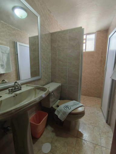 Bathroom 3, Hotel Posada Tolosa, Vetagrande