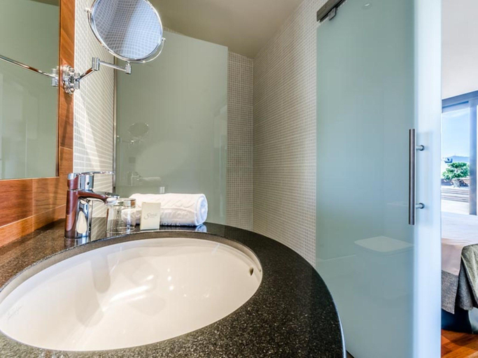 Bathroom 4, Hotel Sansi Barcelona, Barcelona