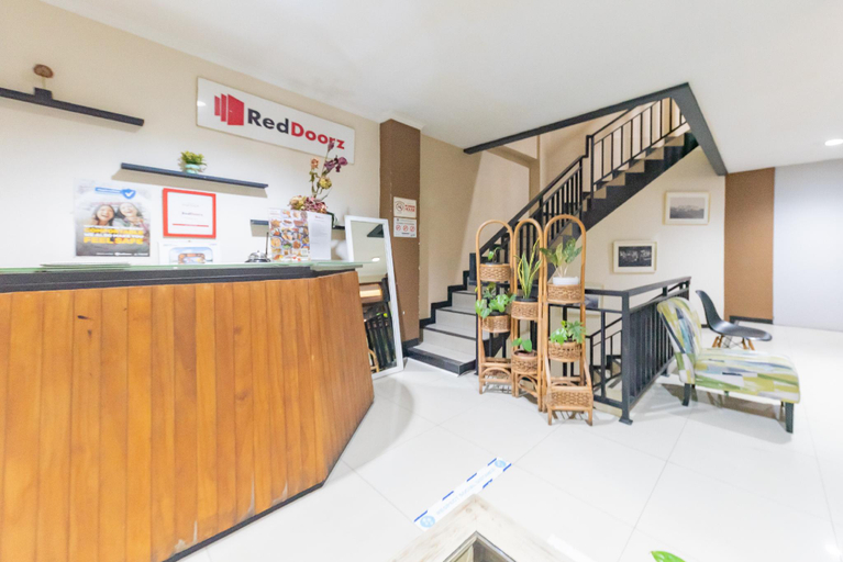 Public Area 3, RedDoorz near Botani Square Mall, Bogor