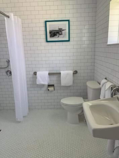 Bathroom 5, Sunset Inn, Monroe