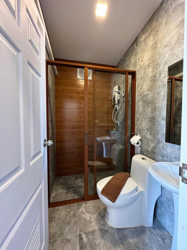 Bathroom, Na Khonglong, Bung Khong Long