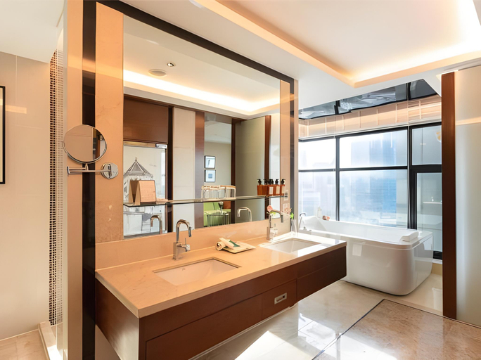 Bathroom 10