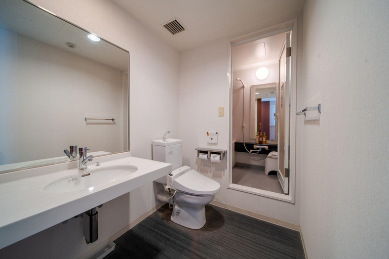 Bathroom 4, Meitetsu Inn Nagoyaekimae, Nagoya