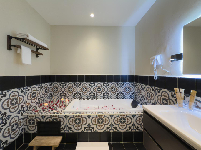 Bathroom 4, Rare Heritage House, Penang Island