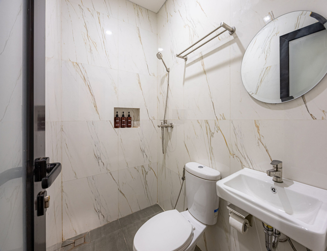 Bathroom 5, Cove The Cave, Denpasar