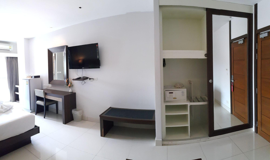 Bedroom 3, April Suites, Pattaya