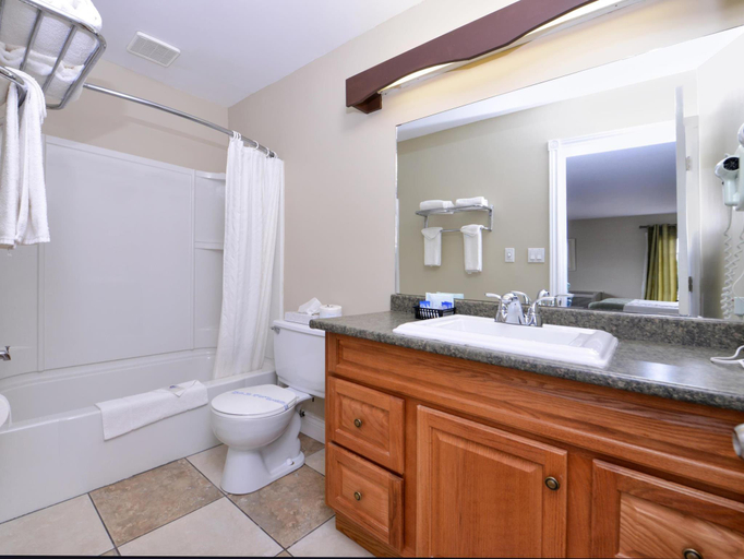 Bathroom 4, Canadas Best Value Inn & Suites Charlottetown, Queens