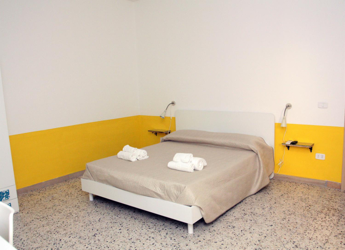 Others 5, Rooms Plaza, Salerno