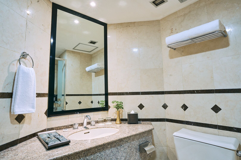 bathroom 5