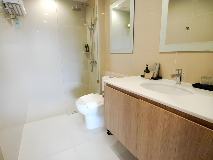 Bathroom 13