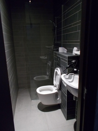 Bathroom 5, Urban City Centre Hostel, Bruxelles