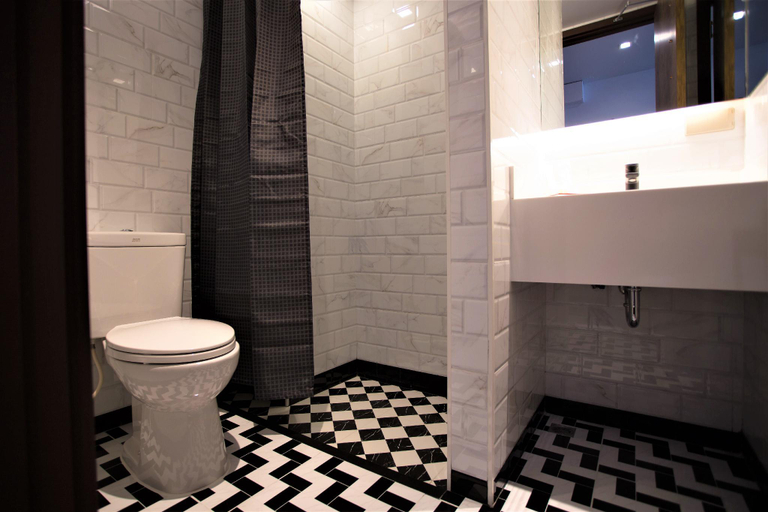 Bathroom 22