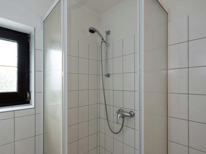 Bathroom, Classy Holiday Home in Deutschneudorf near Glockenwanderweg, Erzgebirgskreis