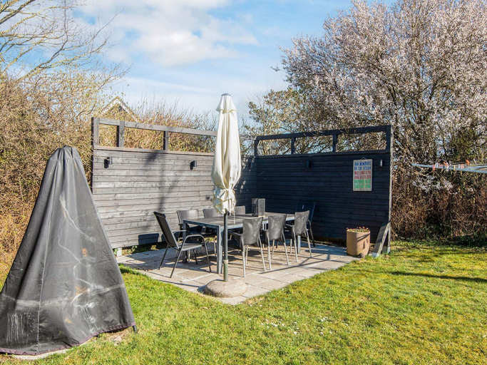 Others 4, 8 Person Holiday Home in Bindslev-by Traum, Hjørring