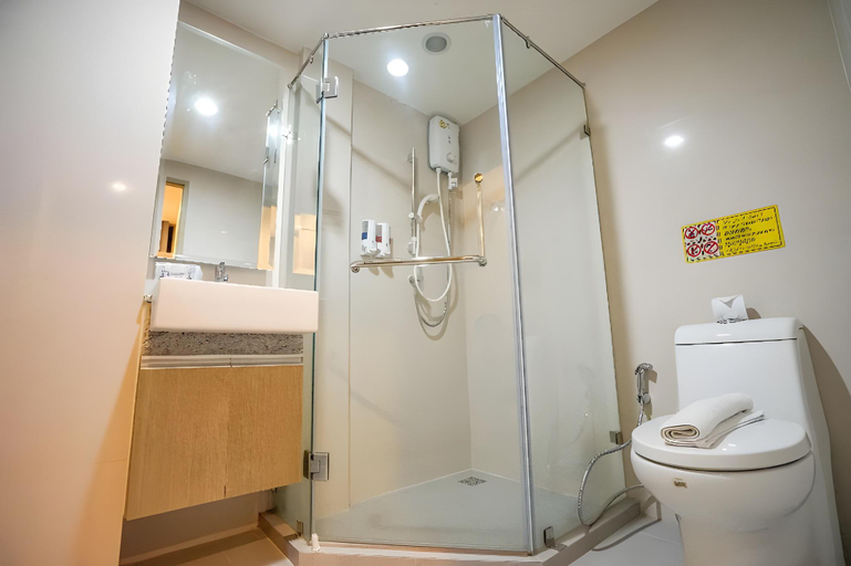 Bathroom 18