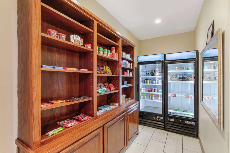 Food & Drinks 5, Best Western Plus Riata, Brown