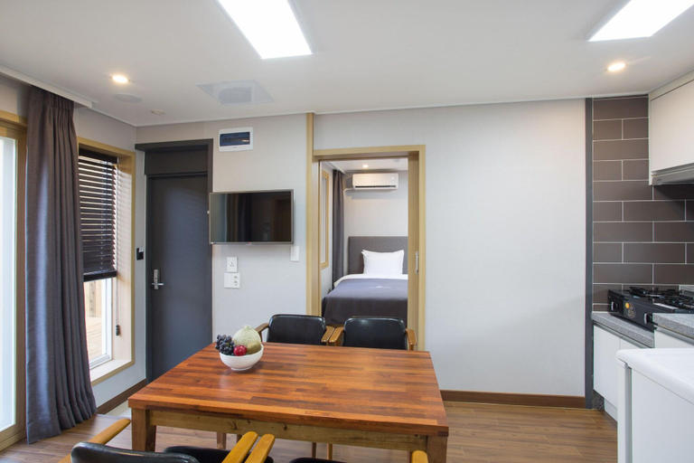 Bedroom 3, The BS Hotel, Dong