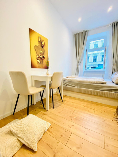 Others 4, Comfy and Scenic 4BR Stay in Ottakring, Wien