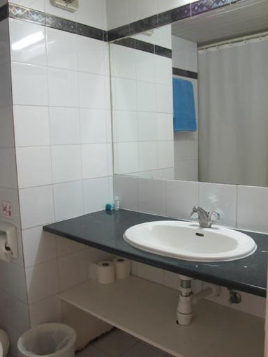Bathroom 4, San Remo Hotel, Larnaca