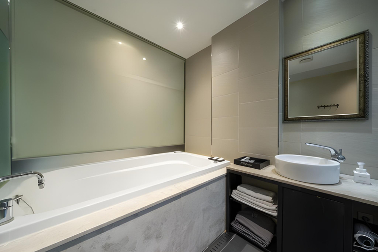 Bathroom 25