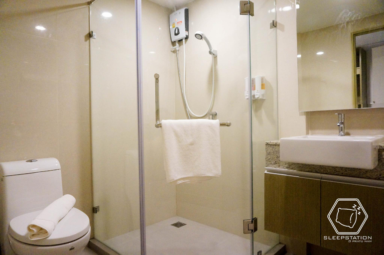 Bathroom 10