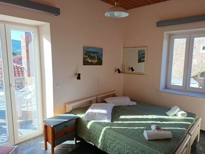 Bedroom 3, Hotel Iris, North Aegean