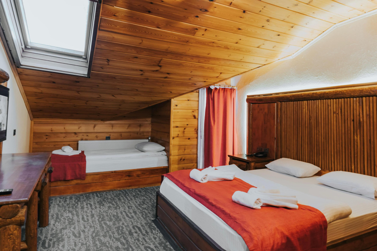 Bedroom 4, Inan Kardesler Hotel, Çaykara