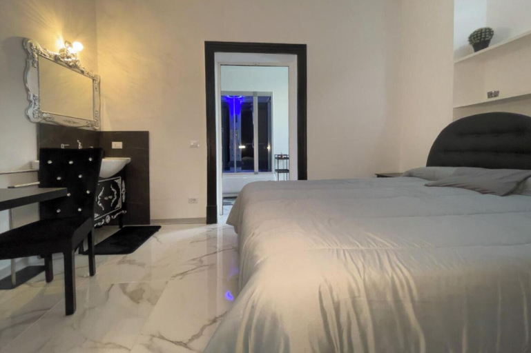 Bedroom 5, NOTTE ROSA SUITES & RELAX, Parma