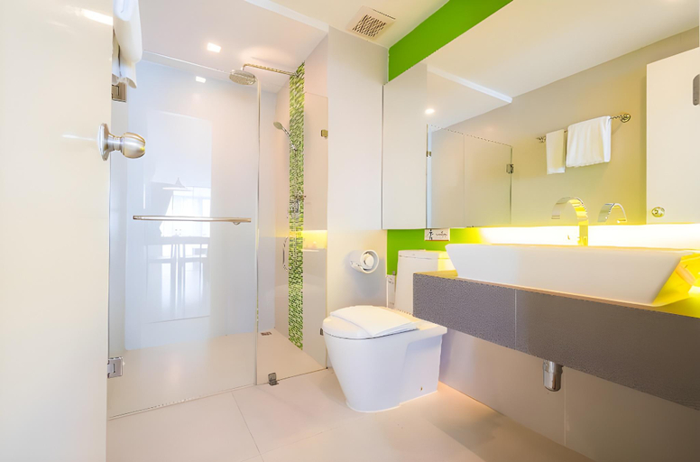 Bathroom 20