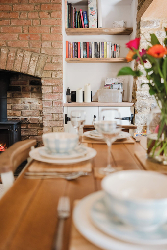 Food & Drinks, Sweetheart Cottage-Cosy 2BD in Cotswolds, Oxfordshire